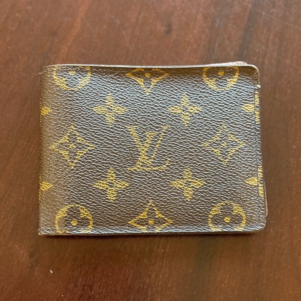 Louis Vuitton Men's Monogram Wallet